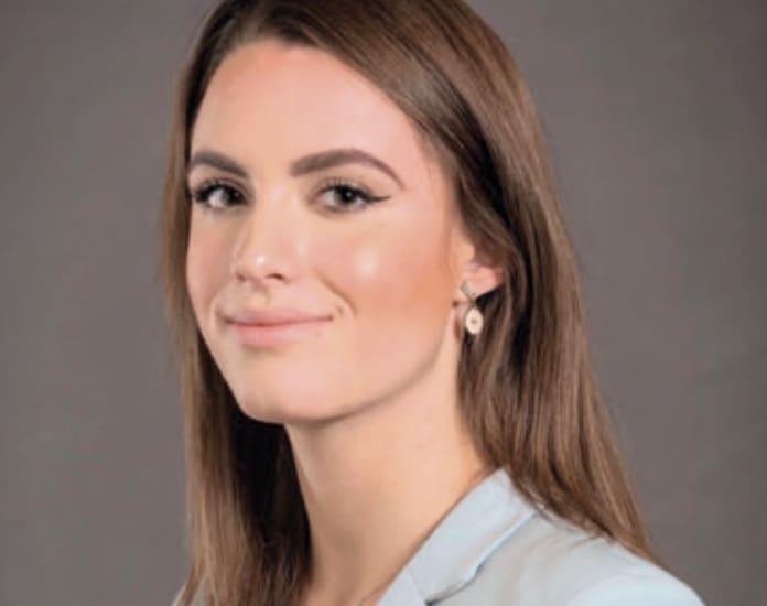 découvrez le parcours inspirant d'un ancien élève de tbs, récemment sélectionné dans le prestigieux classement forbes 30 under 30. plongez dans son histoire, ses réussites et son impact dans le monde des affaires.