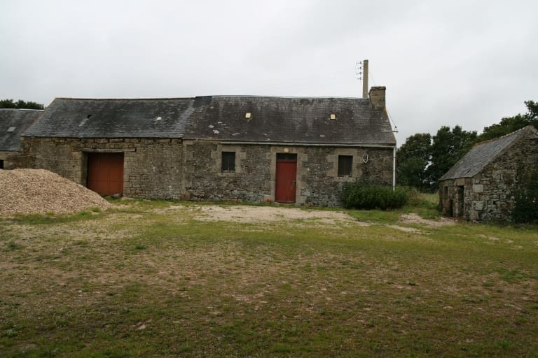 découvrez scrignac, une commune riche en patrimoines culturels et trésors naturels, idéale pour les amateurs de nature et d'histoire.